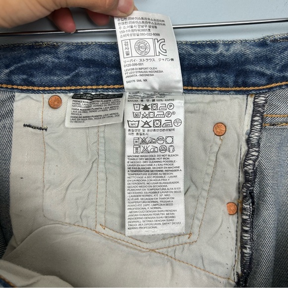 Levi’s 501 36X32 men’s button fly distressed straight leg jeans light blue - Picture 12 of 12